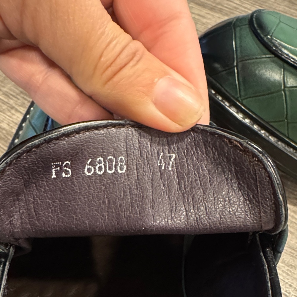 Men's Green Croc-Embossed Faux Leather Loafers - Picture 6 of 8
